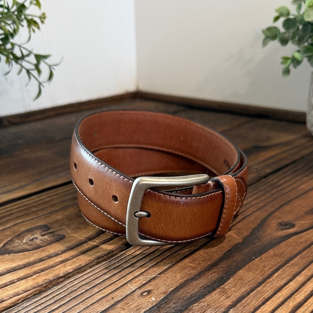 New Levi’s Men's Brown Leather Belt S (30-32)